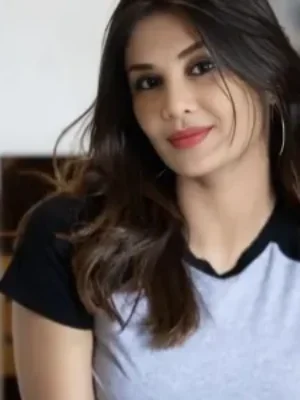 Call Girls in Dwarka Sector-6